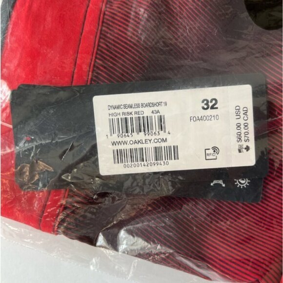 Oakley - Men's Dynamic Seamless Boardshort - High Risk Red. Size: 32. NWT (1680) - Picture 6 of 8